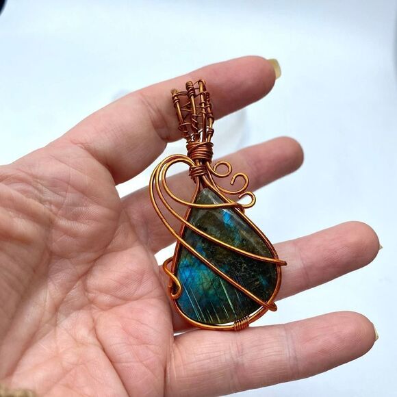 Natural Labradorite Tree Of Life Copper Wired Pendant - Picture 5 of 6